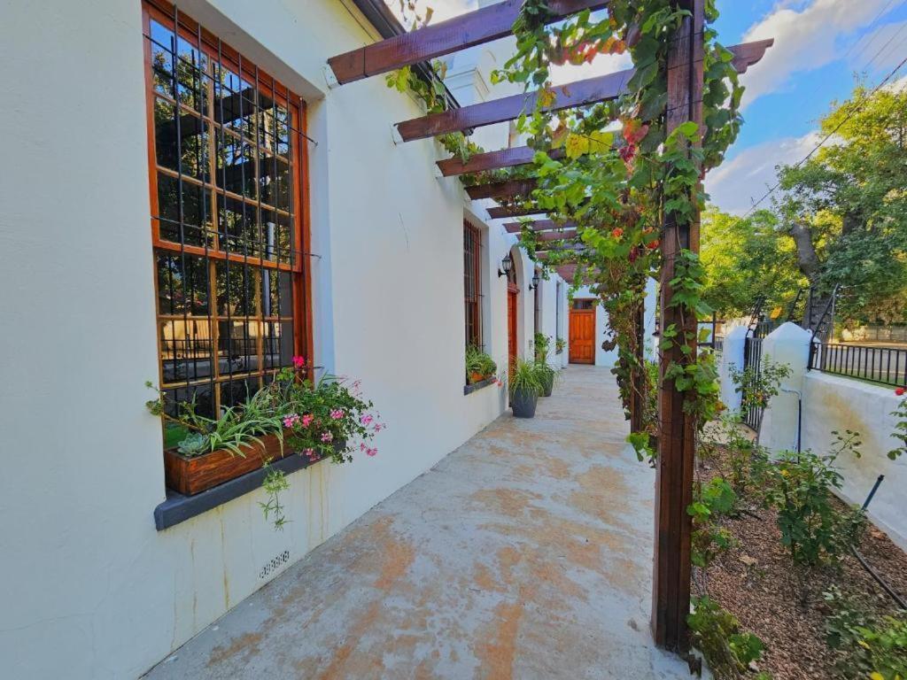 Adderley House Guest Accommodation โรเบิร์ตสัน ภายนอก รูปภาพ